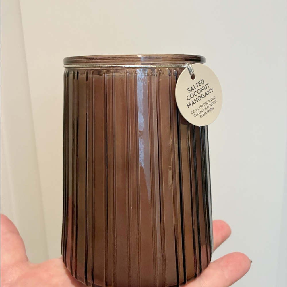[ FREE w/ $20 purchase ] Better Homes & Gardens Salted Coconut Mahogany Candle